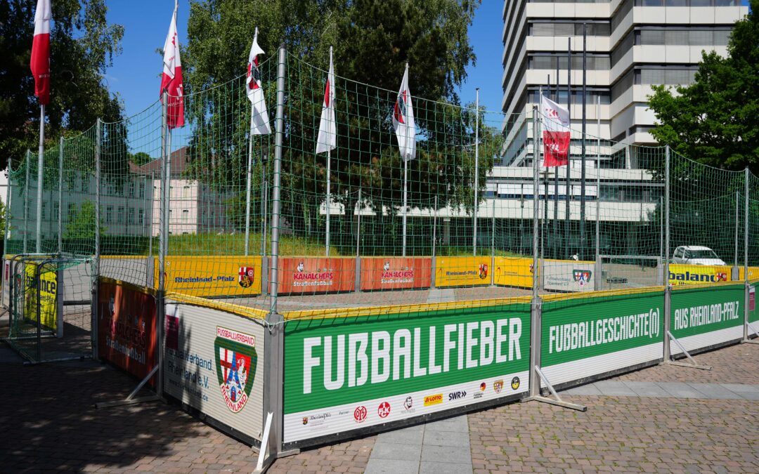 Neuer Soccercourt auf dem Rathausplatz